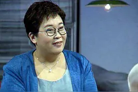 从180斤暴瘦到脱相，意外发掘出韩红，央视主持人张越去哪了？图片