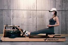 一次性锻炼全身80%的肌肉，体验美式正宗的麦瑞克水阻划船机图片