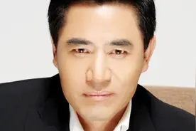 62岁陈宝国，顶级别墅豪宅装修昂贵，网友：一小时都逛不完视频封面