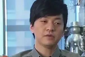 李健丁克原因引热议，称没必要延续基因，和老婆都是清华高材生图片