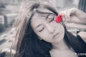 婚礼当天收上百个红包，晚上打开装红包的包包，女子隔天把婚离了图片