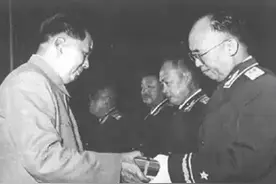 1955年授衔，战绩和军功一般的聂荣臻，为何能获得元帅头衔？图片