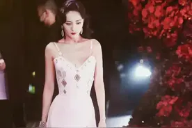 Vogue新篇章之夜，杨幂救场，耍大牌晚登场的是谁？图片