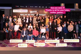 孙颖莎太招人爱了，合影脱离大本营，掉入欧美圈，不学梦姐穿裙装图片