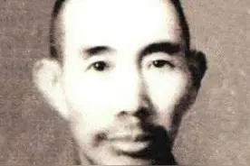 云南白药创始人曲焕章，拒交秘方囚禁致死，妻子无偿捐献千亿秘方图片