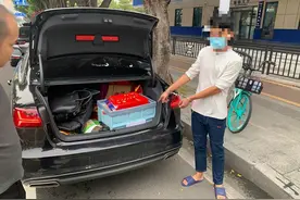 车内财物不翼而飞，原是车行洗车工见财起意图片