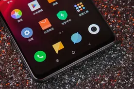 买手机是选LCD屏还是OLED屏？二者究竟有什么区别？终于找到了！图片