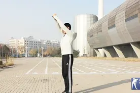 1个动作，改善虎背熊腰，每天60次，专门减后背肉，简单好记