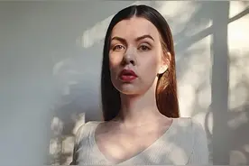 6岁被截肢，20岁被网暴，女孩儿鼓足勇气成为内衣模特图片