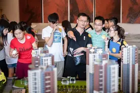 60万房贷，20年要多少利息？银行员工：别再给银行“送钱”了图片