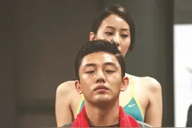 电影《老手》，让我们看清韩国财阀的世界图片