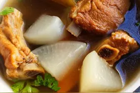 寒露到，天干燥，气温降，来一碗鲜美滋补的汤，香喷喷暖洋洋图片