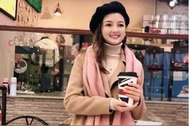 “袖珍女孩”走红，小身材大能量，年入百万拒做“扶弟魔”图片