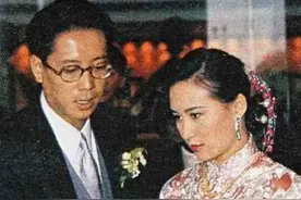许晋亨抛弃何超琼，8年后接盘李嘉欣，420亿遗产一分都拿不到图片