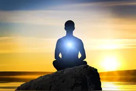 打坐时，如何降服心中杂念，快速入静？图片