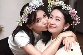 她俩关系竟然这么好？盘点刘涛秦海璐14年友情史，亲姐妹都比不上图片