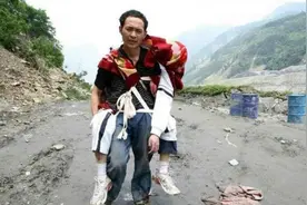 12年前汶川地震，那个背儿子尸体走25公里的父亲，后来怎样了？图片