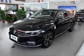 前后排都带加热，而且油耗空间不输本田雅阁，带你看大众迈腾图片