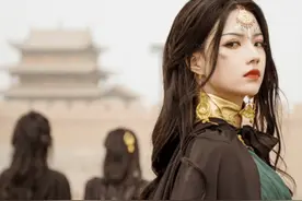 网红党妹穿日式洛丽塔在旅顺博物馆门口大跳宅舞，被骂后发文道歉图片