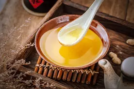 “现榨现卖”的花生油能买吗？内行说出其中的猫腻，别再上当了图片