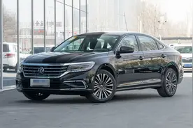 大众帕萨特和大众迈腾，两款车有什么区别？现在知道了图片