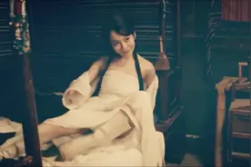 村里来了一个美若天仙的女人，全村的男人每天都来拜访