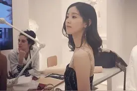 比刘强东只大5岁的丈母娘长啥样？照片曝光后，网友：我凌乱了图片