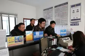 宝爸给儿子起名“江奈”，上户口时不慎打错字，宝妈欣喜：不改了图片