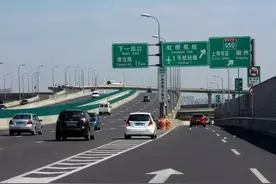 高速错过出口不要倒车！老交警教我一招：既安全还不违法，记心上图片