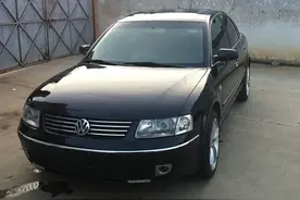 经典永流传，偶遇上海大众第一代帕萨特B5图片