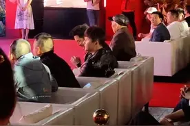 73岁李伯清为沙溢捧场！出场费才2万还做陪衬，曾与赵本山齐名图片