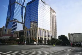 同题警花抗疫执勤图诗词点评——陇诗月旦辛丑立冬篇图片