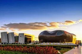 鄂尔多斯为啥从鬼城变富豪之城？七千个亿万富翁，房价9年翻6倍图片