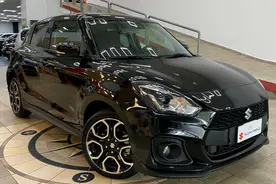 SWIFT高性能版：铃木小型车的天花板，1.4T+双排气，比飞度犀利图片