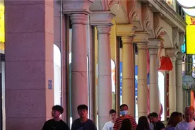 广州，荔湾区，上下九，一条“名不副实”的步行街图片