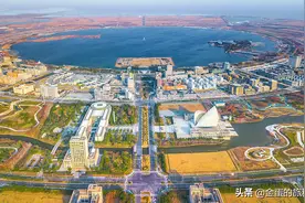 迪拜成功造就棕榈岛和世界岛，而上海成功造就滴水湖和上海之鱼湖图片