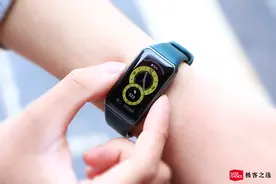 华为手环 6：不只全天候血氧监测，还有全新的「手环」形态图片