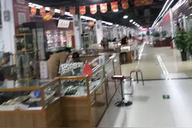 新兴的洛阳蓝天古玩城一瞥图片