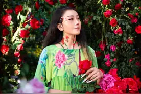 有一种向往叫：杨丽萍的宅子，李子柒的后院、李玉刚的禅房，羡慕图片