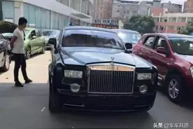 小伙开劳斯莱斯跑滴滴，一个月下来全是差评，感叹生活不易。图片