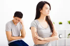 丈夫25岁，我39岁，为了让丈夫开心，我做了很多傻事图片