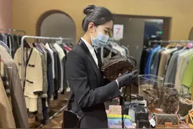 石家庄“90后”空姐辞职开中古店，年销售额高达2000万元图片