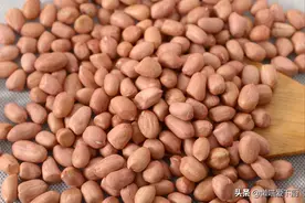 买花生米，“红皮”和“白皮”有啥区别？口感差很多，学会别挑错图片
