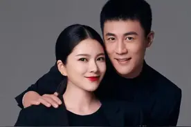 杜淳老婆晒豪车，产后自拍仍少女，还不忘和老公秀恩爱图片