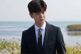 十八岁公开，二十岁订婚，二十二岁结婚，周峻纬会是下个任嘉伦吗图片