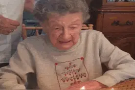 老人戴活动假牙，出现这几个情况，伤害很大！请尽快换掉图片