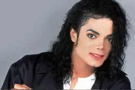 2009年， 杰克逊心脏骤停，离奇死因生前整容绯闻浮出水面图片