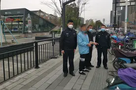 贫困女孩自行车被偷，携手民警感化嫌疑人，故事太暖心······图片