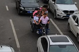 无座电动三轮车挤搭7名“女汉子”，后续是这样！图片