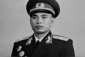 开国少将下连队当兵，战士们都很奇怪：这个老兵霸气外露图片